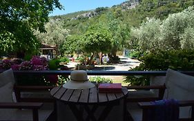 Spiros Rooms
